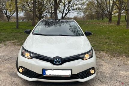 Toyota Auris 74.600 km 15.850 &euro; Kassel 34123