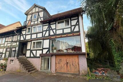 Haus Helsa - 10 Zimmer, 200 m&sup2;, 75.000&euro; | Angebot:27606799