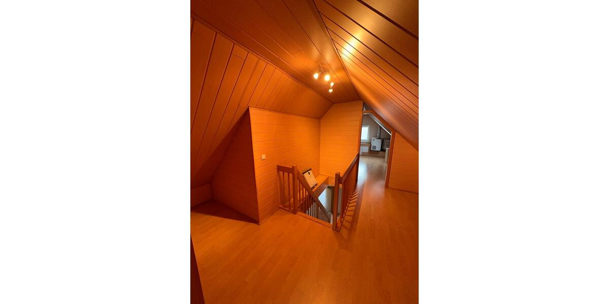 Wohnung mit Balkon, neuer Küche & Bad in Kassel-Niederzwehren 6 zimmer