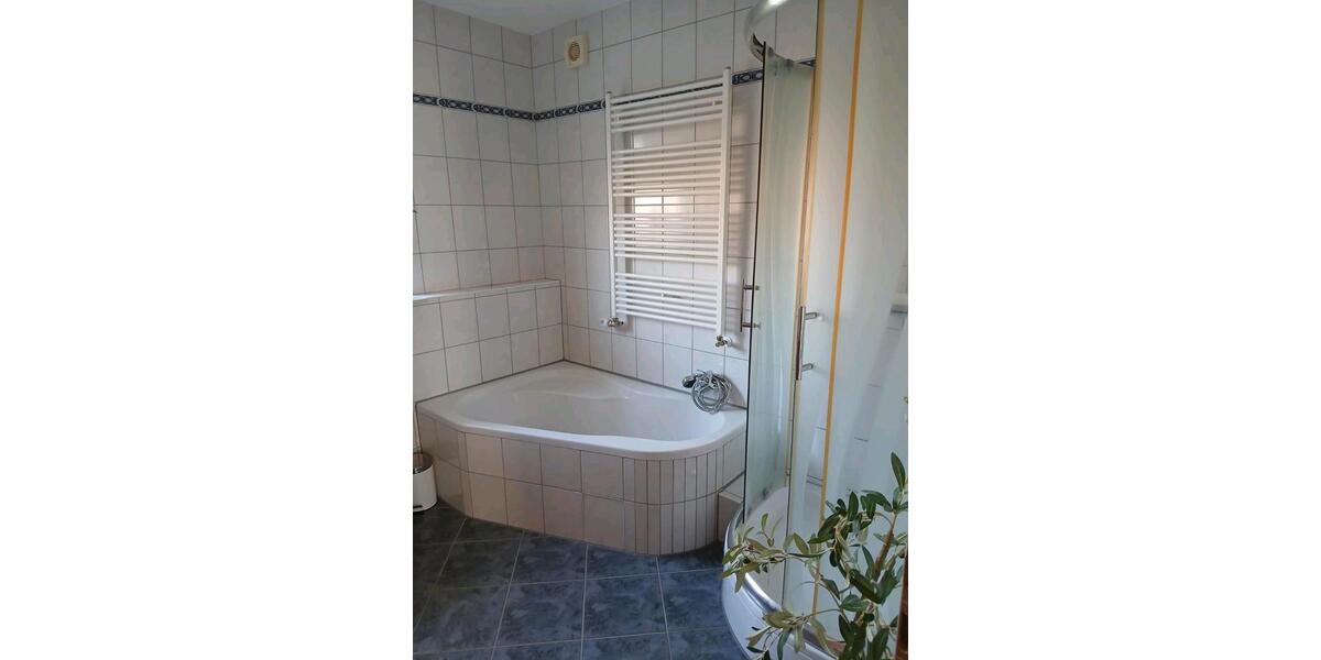 Etagenwohnung Kassel Bettenhausen - 5 Zimmer, 130 m&sup2;, 1.300&euro; | Angebot:26330033