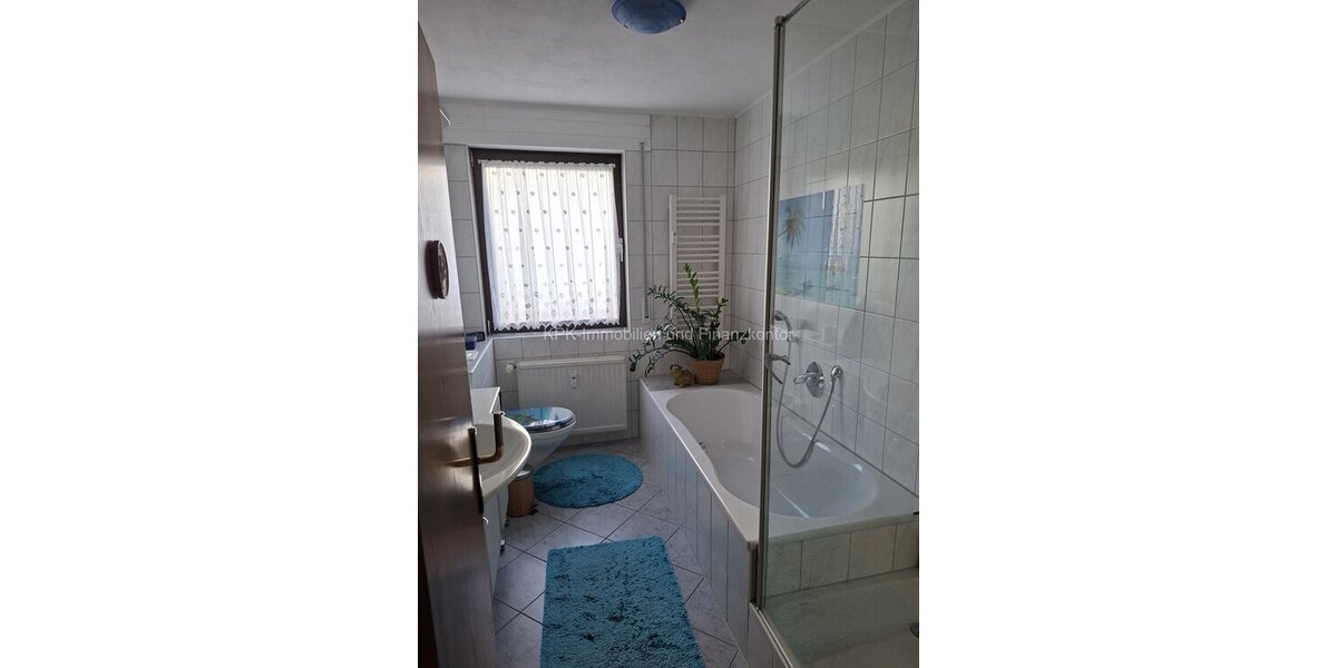 Attraktives Renditeobjekt in Vellmar - Gepflegtes Anlagejuwel mit großzügigem Raumangebot - Mehrfamilienhaus, Wohnhaus Vellmar | Angebot:25756442