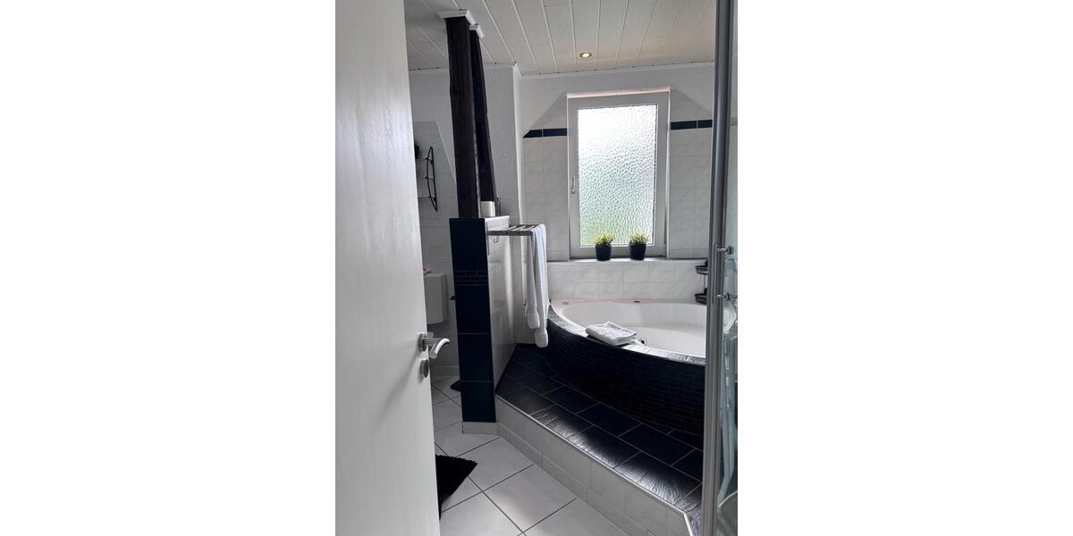 Einfamilienhaus Fuldatal - 7 Zimmer, 200 m&sup2;, 410.000&euro; | Angebot:26855758