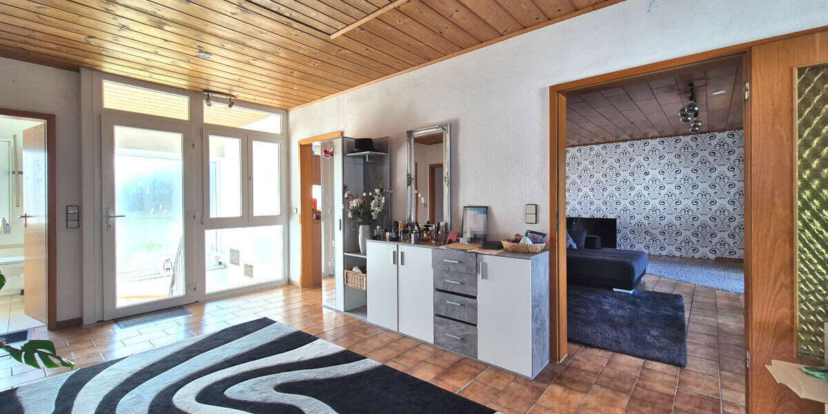 Einfamilienhaus Calden - 9 Zimmer, 260 m&sup2;, 289.000&euro; | Angebot:26015094