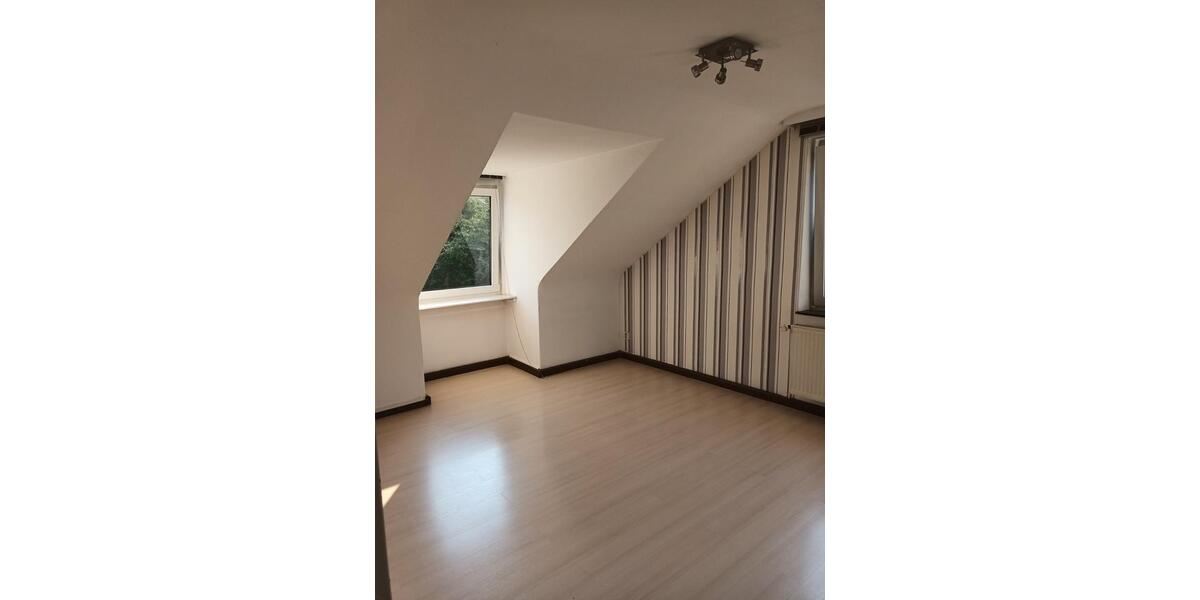 Wunderschöne 3 Z. DG-Wohnung frei zum 01.03.2026 3 zimmer