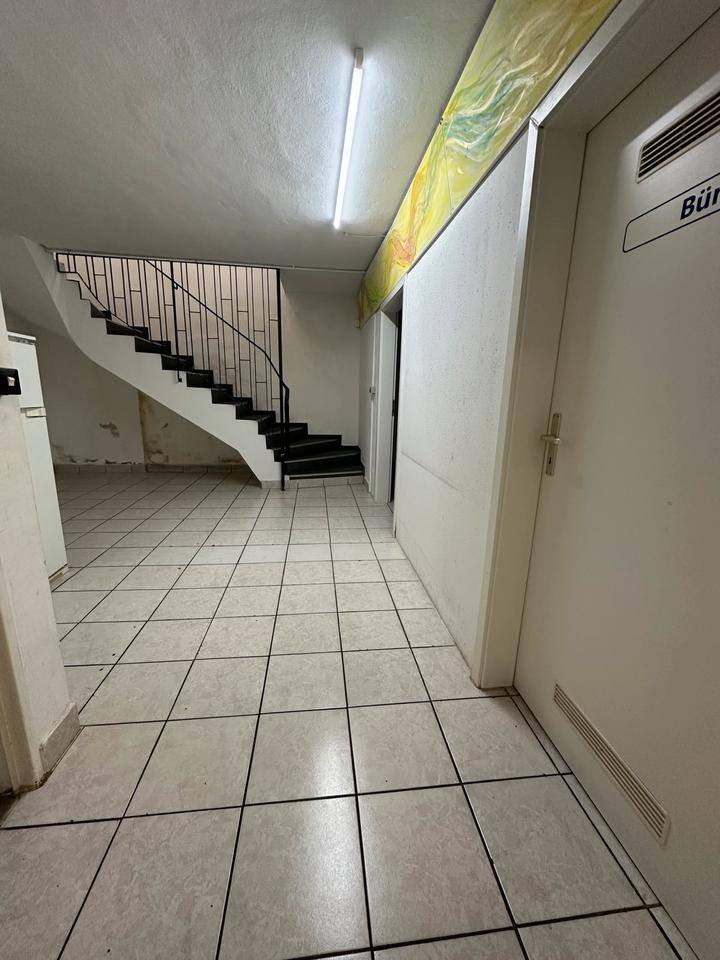 GEWERBERAUM IN ZENTRALER LAGE AM HAUPTFRIEDHOF