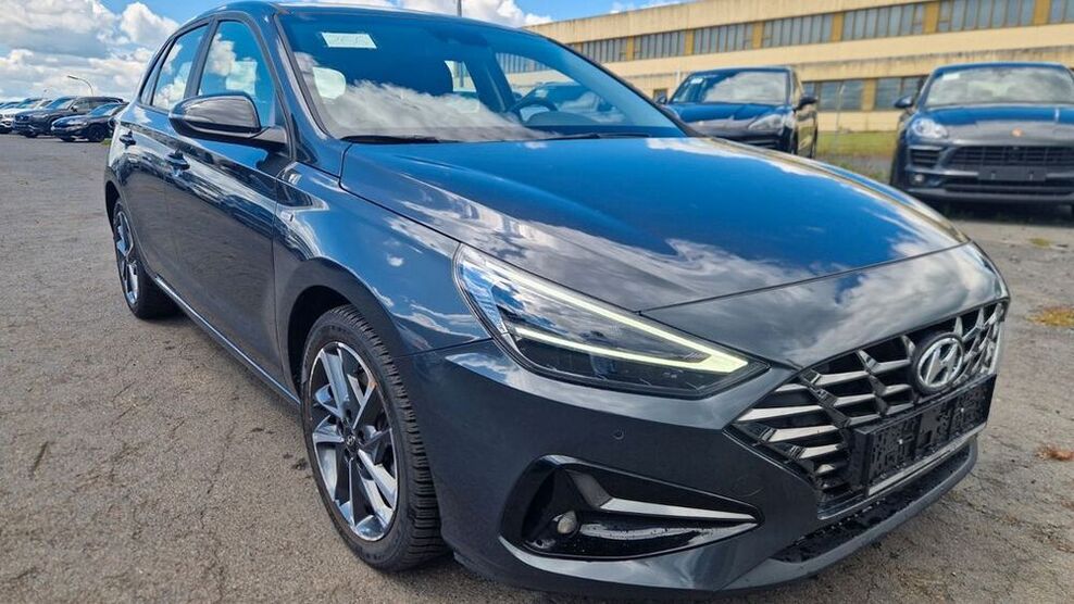 i30