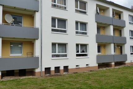 3 Zimmer und 2 Zimmer eine Wohnung auf 2 Etagen Plus Garage 5 zimmer