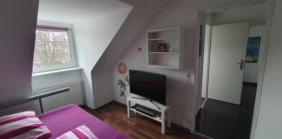 Dachgeschoßwohnung Kassel Fasanenhof - 4 Zimmer, 100 m&sup2;, 1.050&euro; | Angebot:25364393