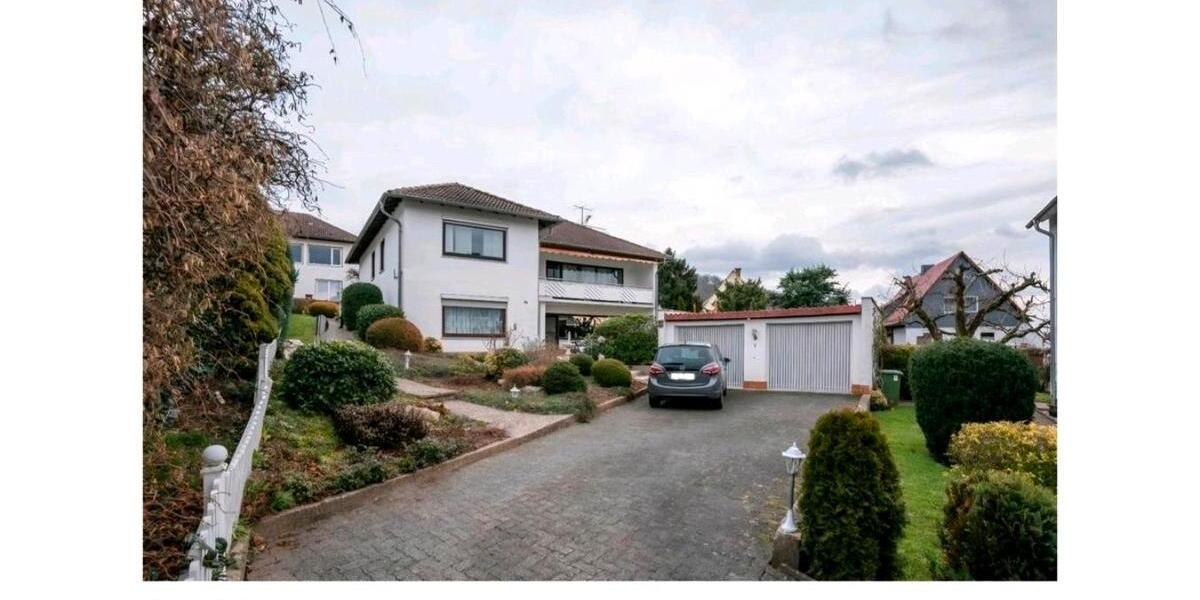 Etagenwohnung Baunatal - 3 Zimmer, 100 m&sup2;, 900&euro; | Angebot:25332146