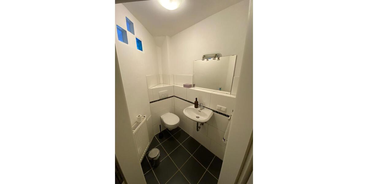 Dachgeschoßwohnung Kassel Vorderer Westen - 16 Zimmer, 280 m&sup2;, 800.000&euro; | Angebot:25907751