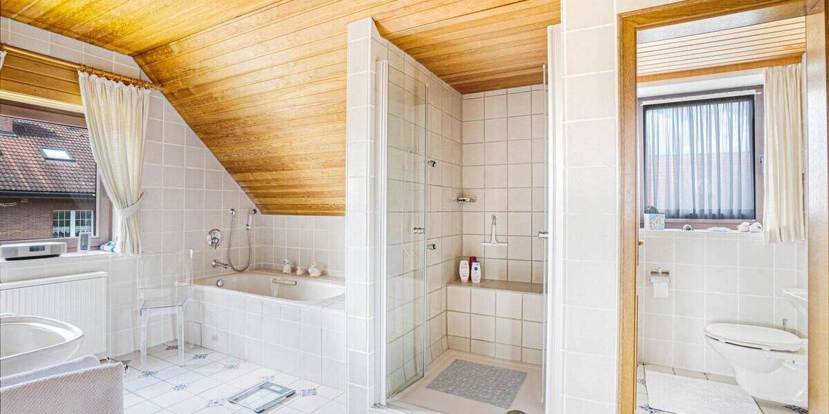 Einfamilienhaus Kassel / Niederzwehren Süsterfeld/Helleböhn - 7 Zimmer, 268 m&sup2;, 769.000&euro; | Angebot:26308833