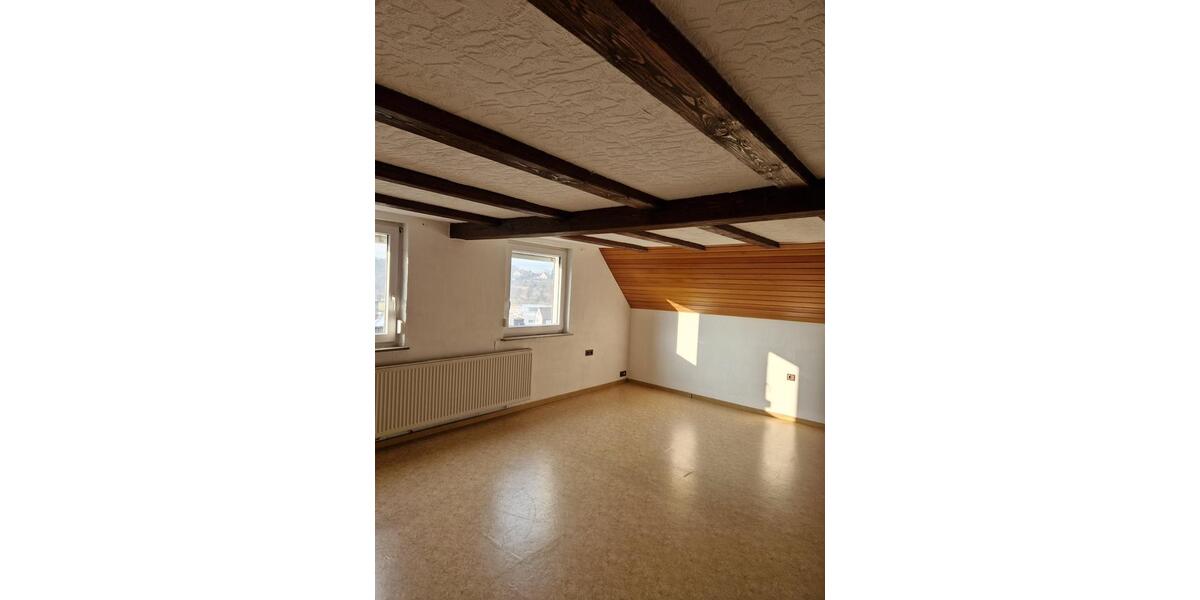 Dachgeschoßwohnung Melsungen - 4 Zimmer, 100 m&sup2;, 650&euro; | Angebot:24826845