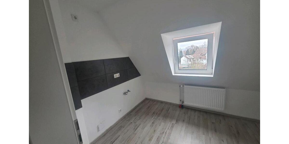 Dachgeschoßwohnung Kassel Bettenhausen - 3 Zimmer, 60 m&sup2;, 800&euro; | Angebot:26241360