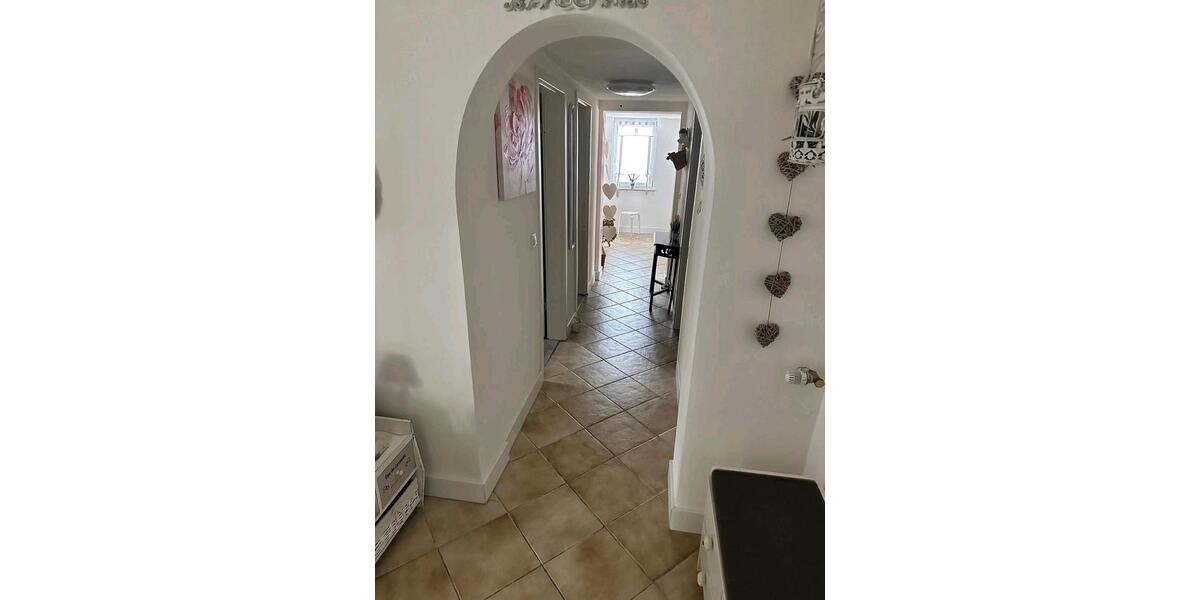 Vermiete schöne große und gepflegte Wohnung 6 zimmer