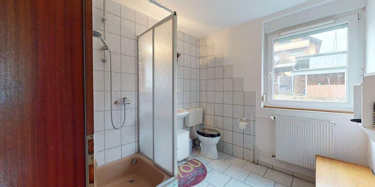 Doppelhaushälfte Gudensberg Obervorschütz - 9 Zimmer, 240 m&sup2;, 199.000&euro; | Angebot:25735119