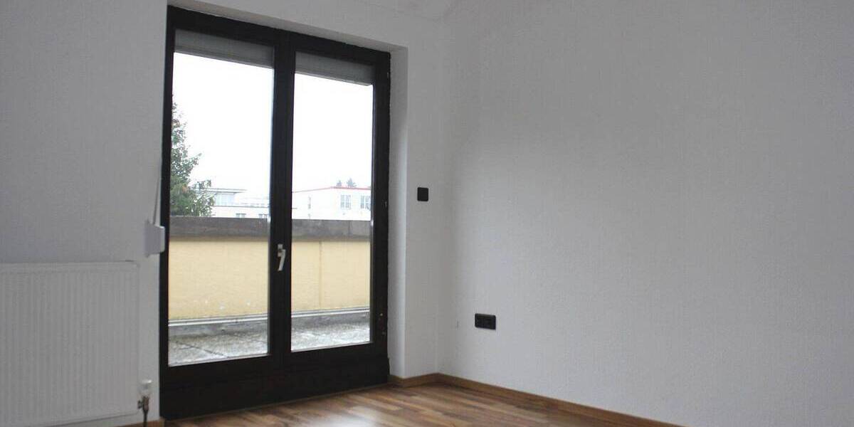 Gemütliche und sehr gepflegte 2-ZKB-Dachgeschosswohnung in Kassel-Süd zu verkaufen! 2 zimmer