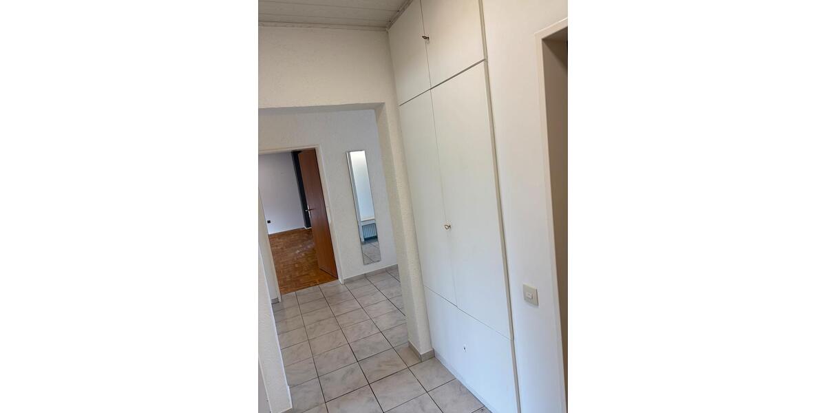 Erdgeschoßwohnung Hofgeismar - 6 Zimmer, 175 m&sup2;, 275.000&euro; | Angebot:27441303
