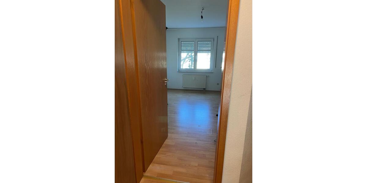 Etagenwohnung Lohfelden - 3 Zimmer, 71 m&sup2;, 590&euro; | Angebot:25303972