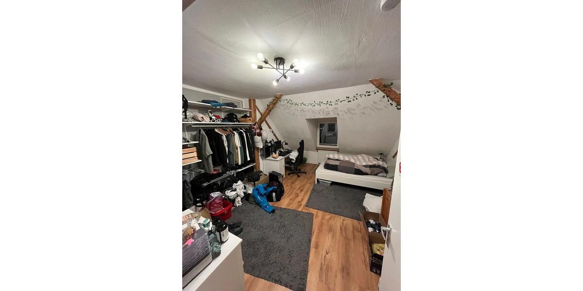 Dachgeschoßwohnung Kassel Vorderer Westen - 16 Zimmer, 280 m&sup2;, 800.000&euro; | Angebot:25907751