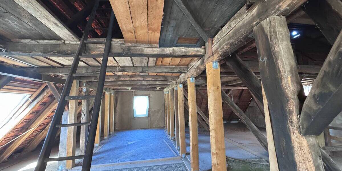 Einfamilienhaus Wolfhagen - 9 Zimmer, 210 m&sup2;, 159.000&euro; | Angebot:26657540