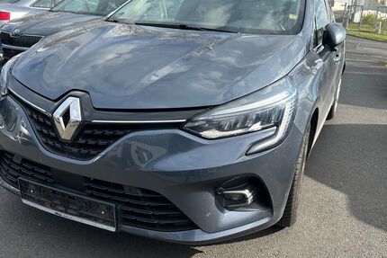 Renault Clio 102.000 km 8.999 &euro; Kassel 34123