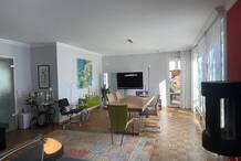 Hochwertiges, großes Zweifamilienhaus mit zusätzlichem Bürobereich in Toplage von Kassel-Wehlheiden