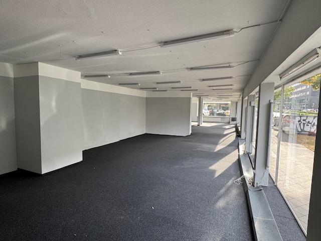 Großzügiges Ladenlokal mit repräsentativer Schaufensterfront in Kassel-Bad Wilhelmshöhe zimmer