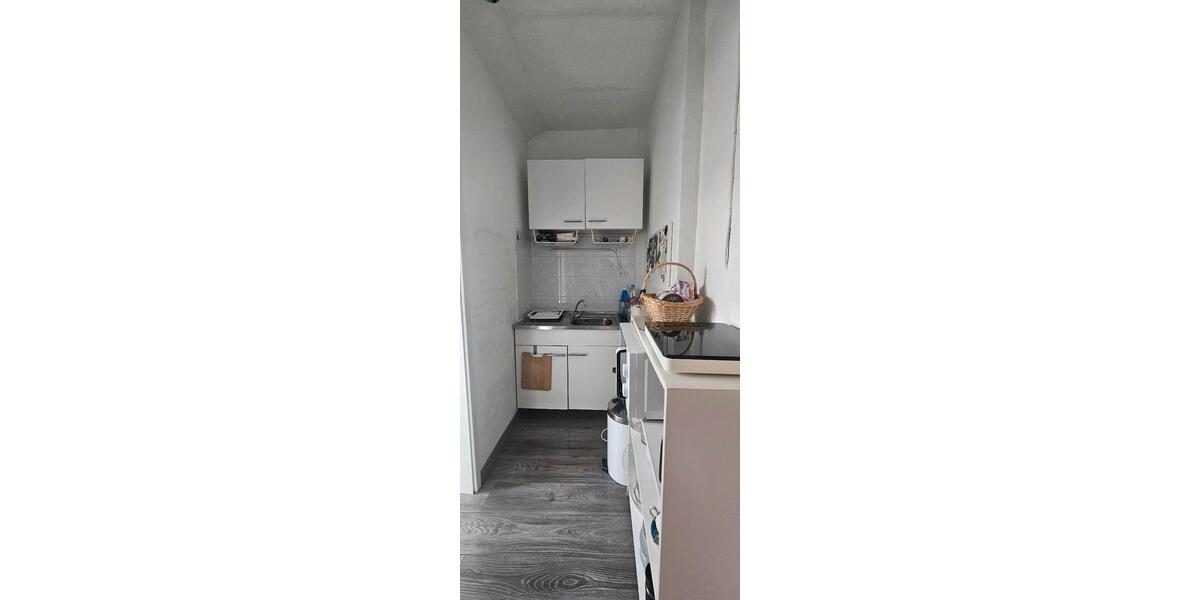 Dachgeschoßwohnung Kassel Vorderer Westen - 2 Zimmer, 34 m&sup2;, 270&euro; | Angebot:25407881
