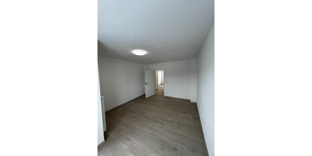Etagenwohnung Baunatal - 4 Zimmer, 92 m&sup2;, 1.020&euro; | Angebot:25229056