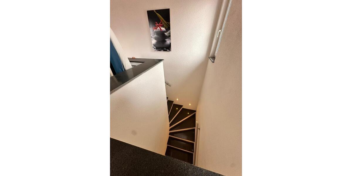 Einfamilienhaus Gudensberg - 4 Zimmer, 181 m&sup2;, 1.800&euro; | Angebot:25024999