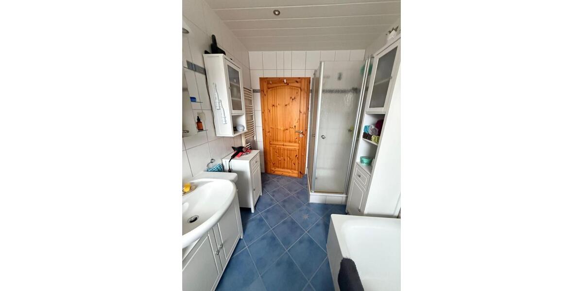 Etagenwohnung Lohfelden - 4 Zimmer, 90 m&sup2;, 750&euro; | Angebot:25759556