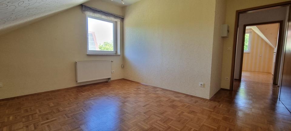 Dachgeschoßwohnung Melsungen - 3 Zimmer, 100 m&sup2;, 850&euro; | Angebot:26197320