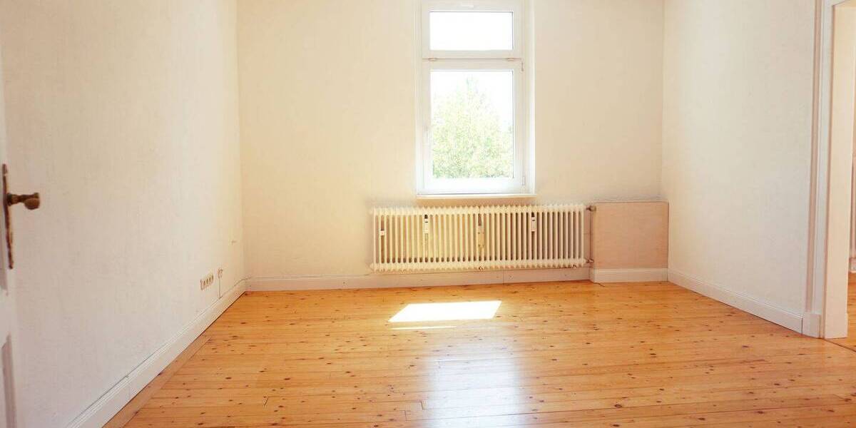 Tolle renovierte 5 Zimmer DG- Wohnung mit Balkon, inkl. Einbauküche, historisches saniertes Gebäude, 4 Parteien 5 zimmer