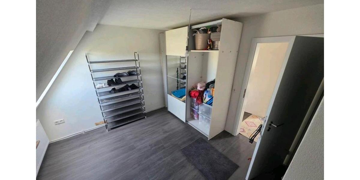 Reihenhaus Lohfelden - 8 Zimmer, 125 m&sup2;, 320.000&euro; | Angebot:27189044
