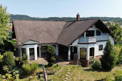 Großzügiges, freistehendes Einfamilienhaus mit Wellnessbereich und Doppelgarage 6 zimmer