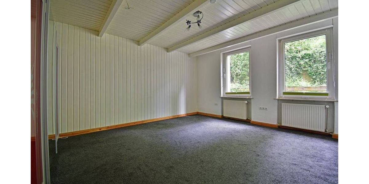 Etagenwohnung Kassel Süd - 4 Zimmer, 107 m&sup2;, 225.000&euro; | Angebot:26816145