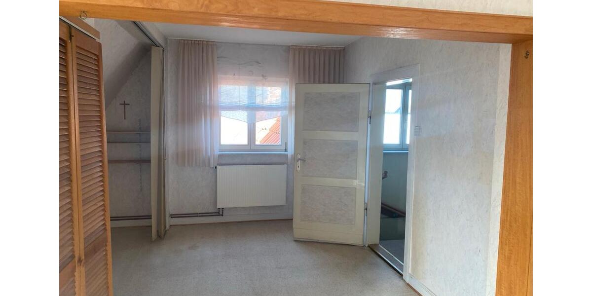 Doppelhaushälfte Bad Emstal - 6 Zimmer, 136 m&sup2;, 1.200&euro; | Angebot:24788878