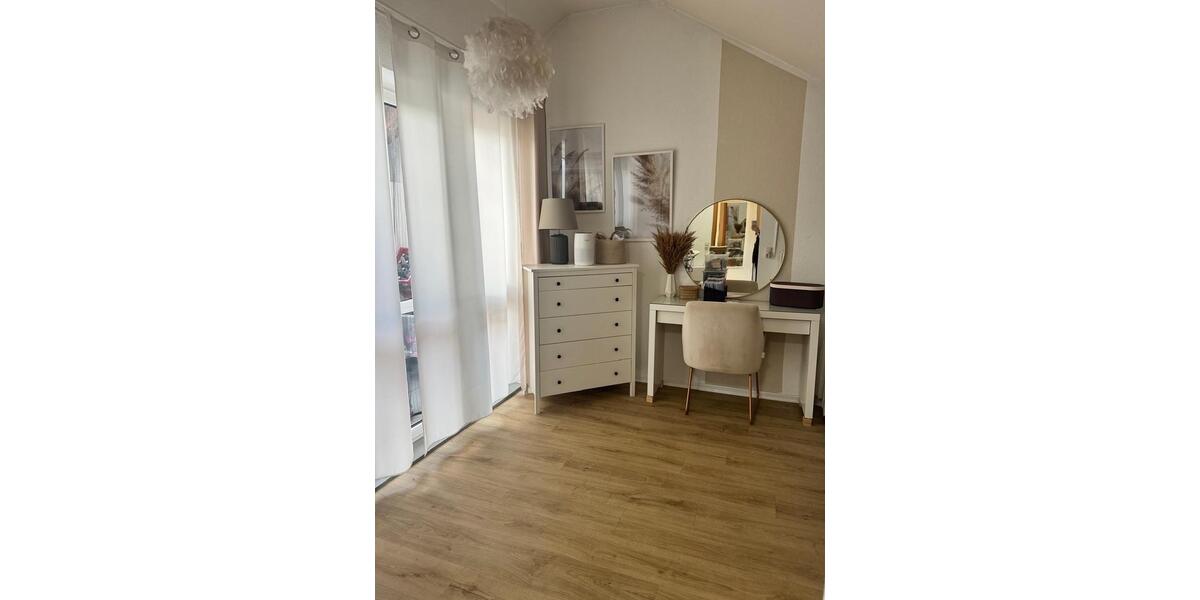 Etagenwohnung Kassel Niederzwehren - 3.5 Zimmer, 81 m&sup2;, 905&euro; | Angebot:25382284