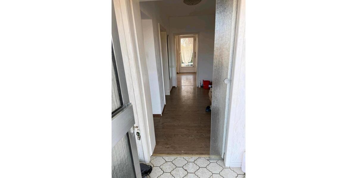 Einfamilienhaus Hofgeismar - 7 Zimmer, 145 m&sup2;, 160.000&euro; | Angebot:26797023