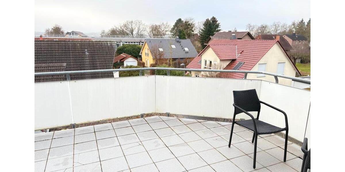 Wohnung mit Balkon, neuer Küche & Bad in Kassel-Niederzwehren 6 zimmer