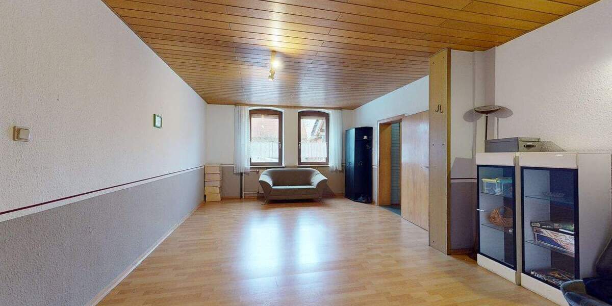 Doppelhaushälfte Gudensberg Obervorschütz - 9 Zimmer, 240 m&sup2;, 199.000&euro; | Angebot:25735119