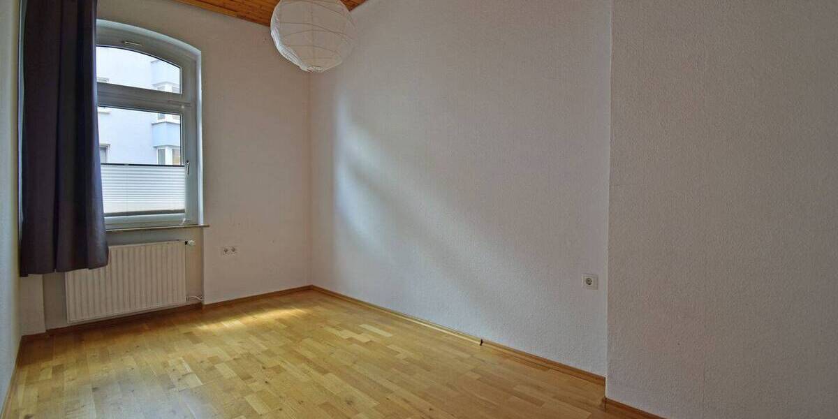 Etagenwohnung Kassel Süd - 4 Zimmer, 107 m&sup2;, 225.000&euro; | Angebot:26816145