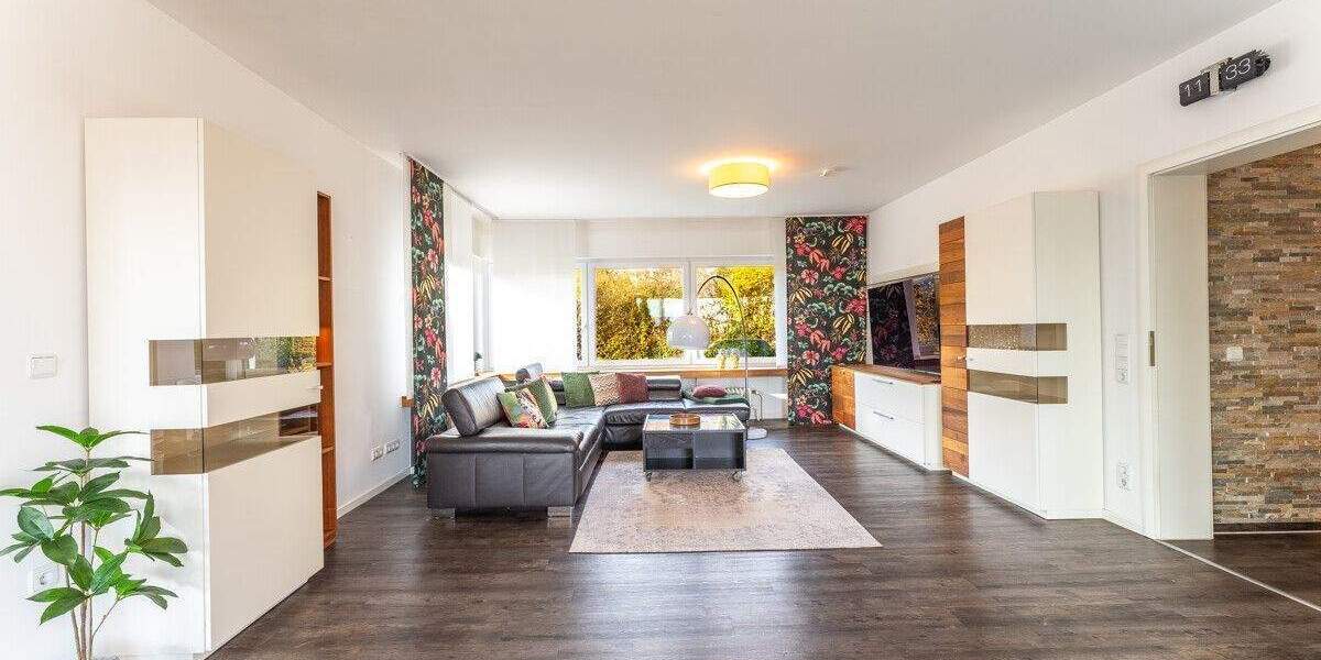 Viel Platz für alle: Großes Einfamilienhaus mit Traumgarten in Nordshausen 7 zimmer