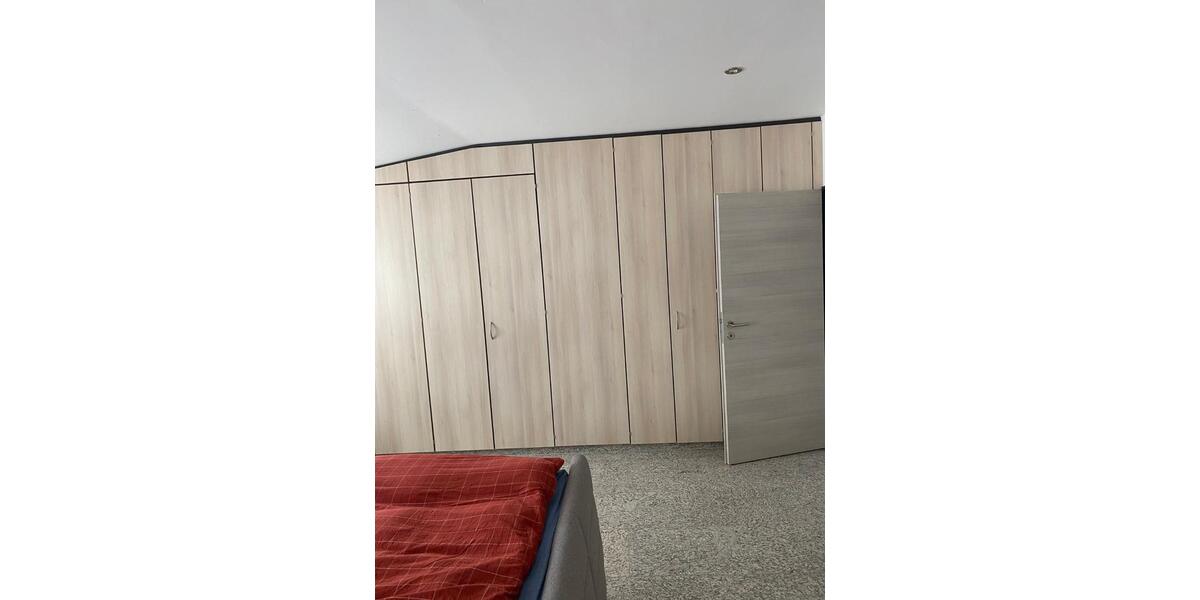 Dachgeschoßwohnung Helsa - 4 Zimmer, 150 m&sup2;, 250.000&euro; | Angebot:24832320