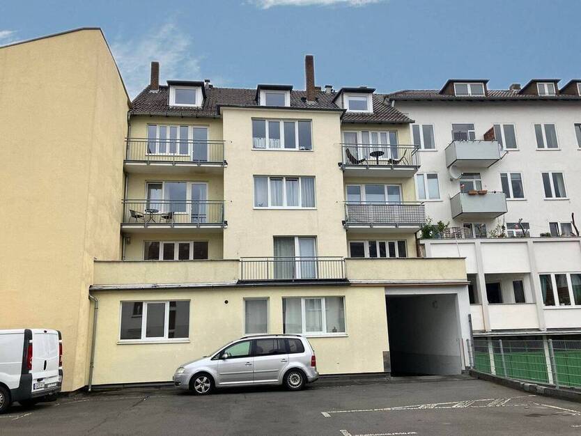 Top renovierte 1-ZKB-Wohnung (3. OG) in zentraler Lage von KS-Königstor