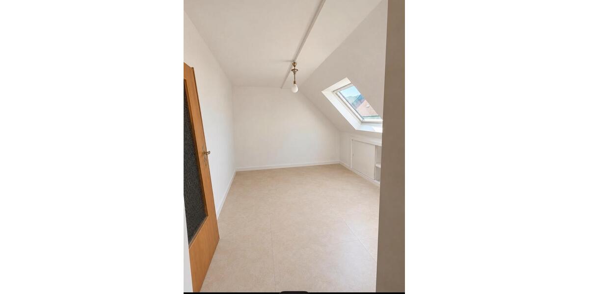 Maisonettenwohnung Habichtswald - 6 Zimmer, 150 m&sup2;, 1.500&euro; | Angebot:27628044