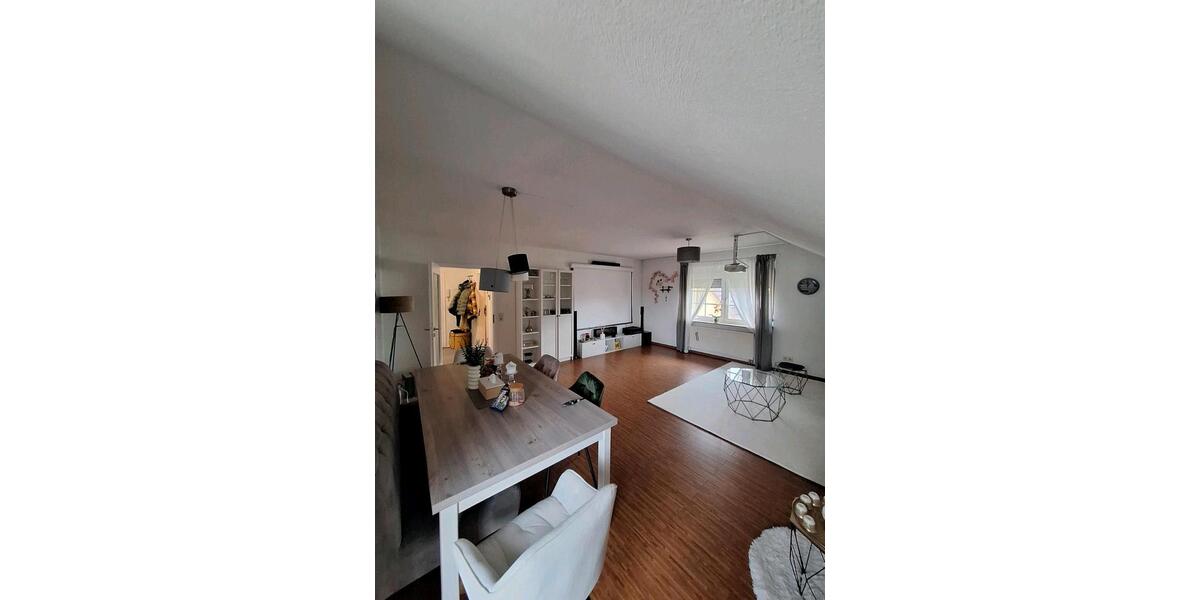 3 Zimmer Küche Bad DG Wohnung zu vermieten 3 zimmer