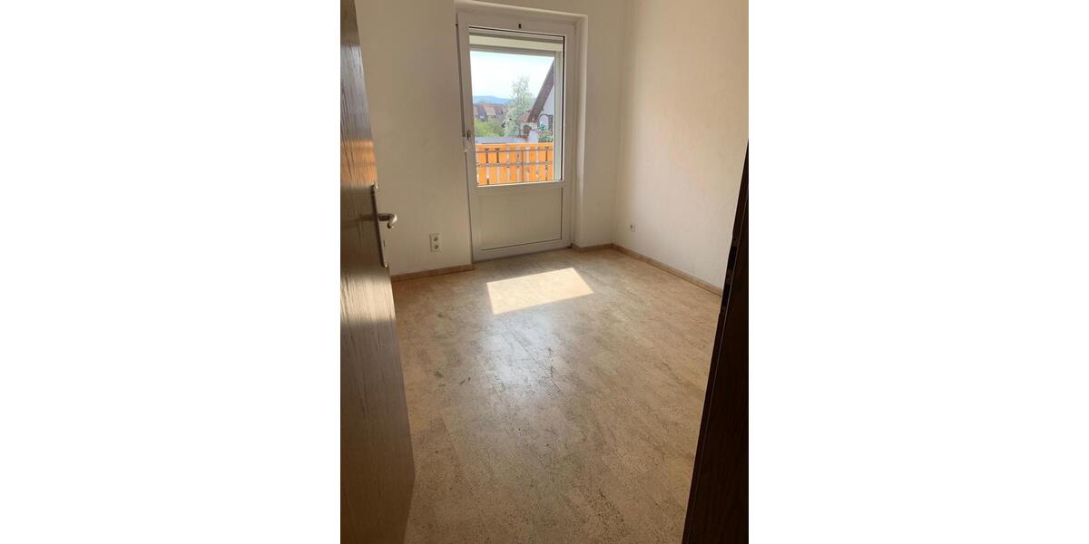 Etagenwohnung Niestetal - 4 Zimmer, 100 m&sup2;, 1.050&euro; | Angebot:26618303