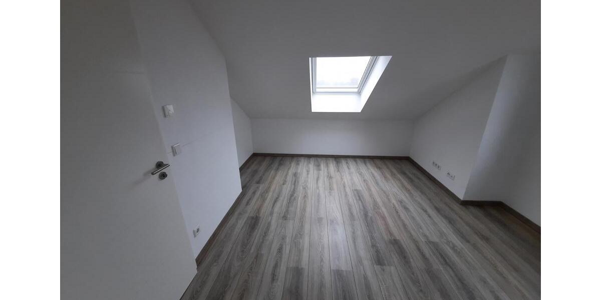 Dachgeschoßwohnung Baunatal - 3 Zimmer, 76 m&sup2;, 265.000&euro; | Angebot:24814898