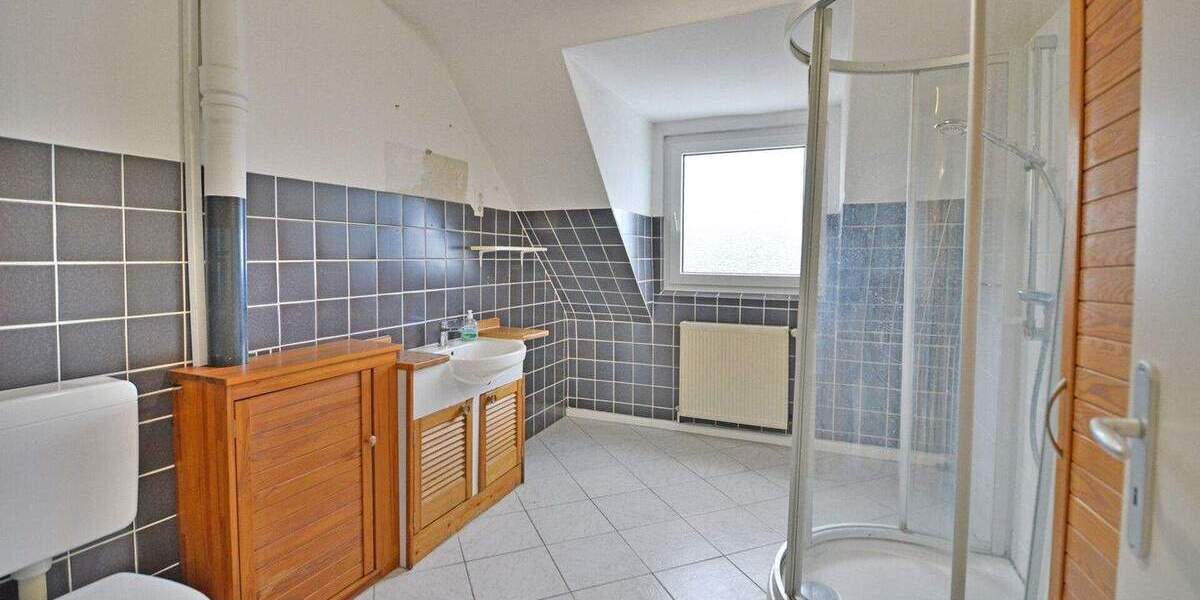 Freie DG Wohnung in beliebter Lage KS-Fasanenhof 3 zimmer